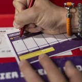 Une personne en Espagne a gagné une rente de 2222 francs par mois pendant cinq ans à l'Eurodreams jeudi soir. KEYSTONE/GAETAN BALLY